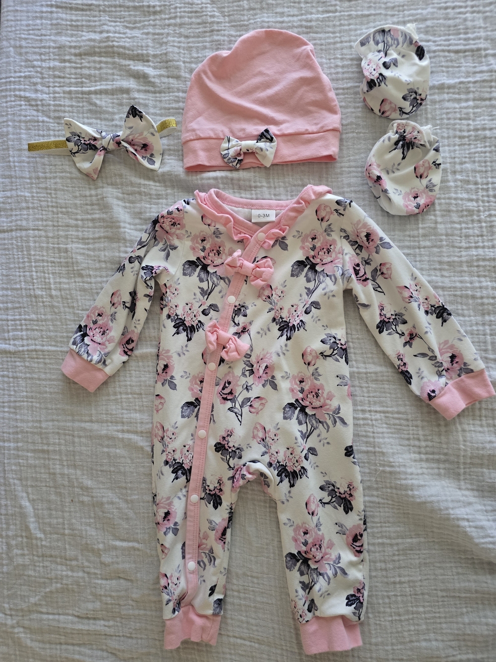 Baby Floral One-Piece Romper with Pink Hat and Accessories Size 0-3 Mo.